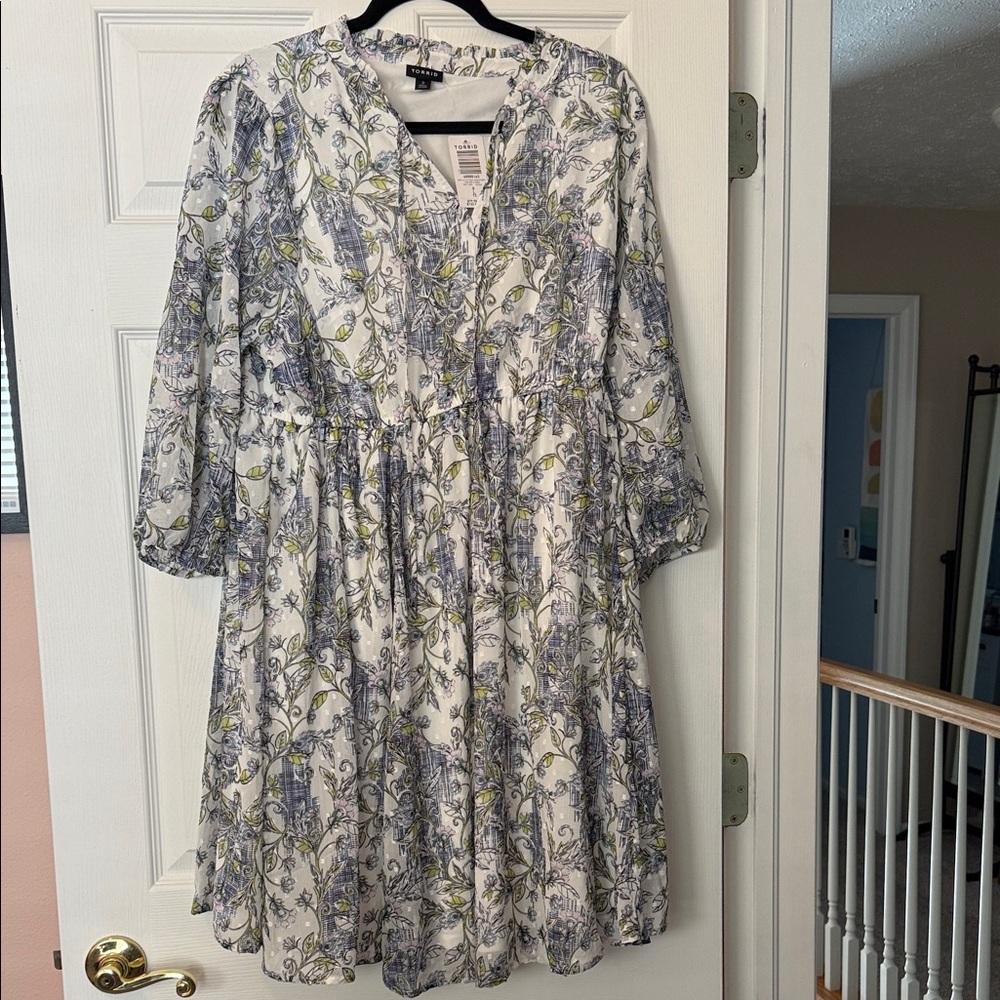 Mini Clip Dot Front Keyhole Dress